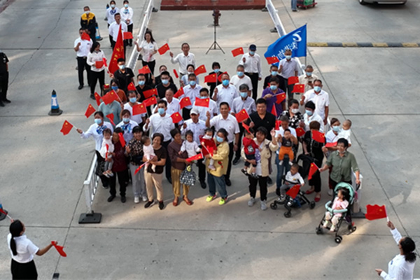 Vehicle traveling data recorder